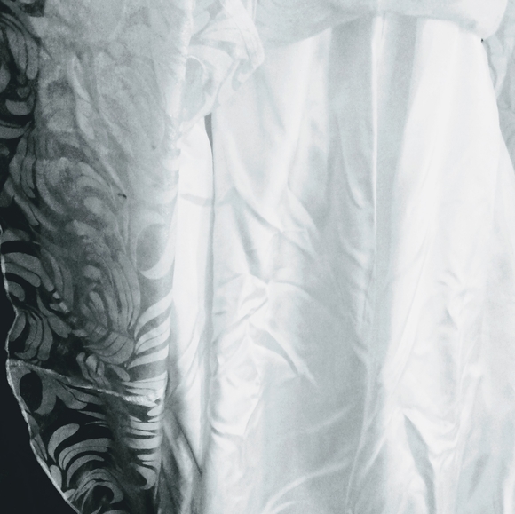 Wedding dress -used - Aspeed USA - size 5-6 white - Picture 5 of 8